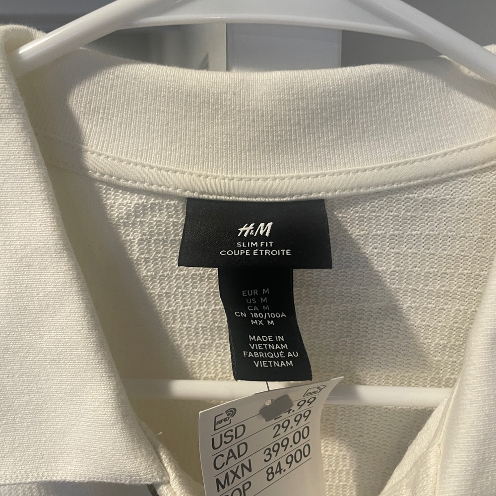 H&M Slim Fit Textured Cream Polo Shirt - Picture 2 of 4